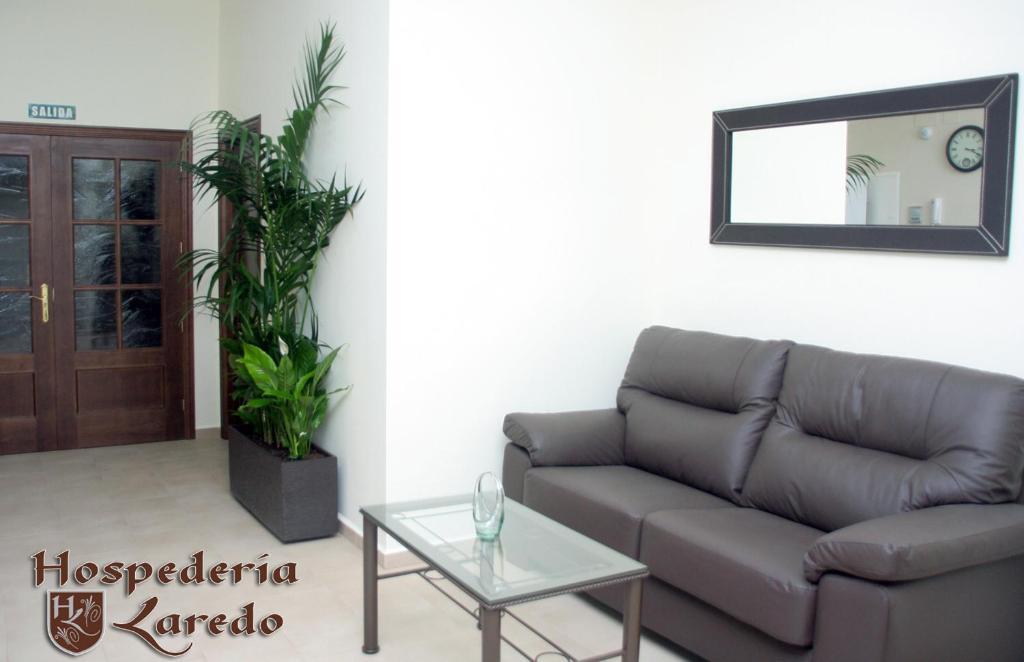 Hotel Hospederia Laredo La Carlota Exterior foto