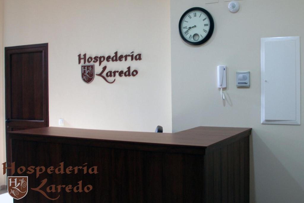 Hotel Hospederia Laredo La Carlota Exterior foto